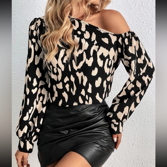 Elegant Printed Asymmetrical Neck Top Blouse Shirt - Picture 5 of 6